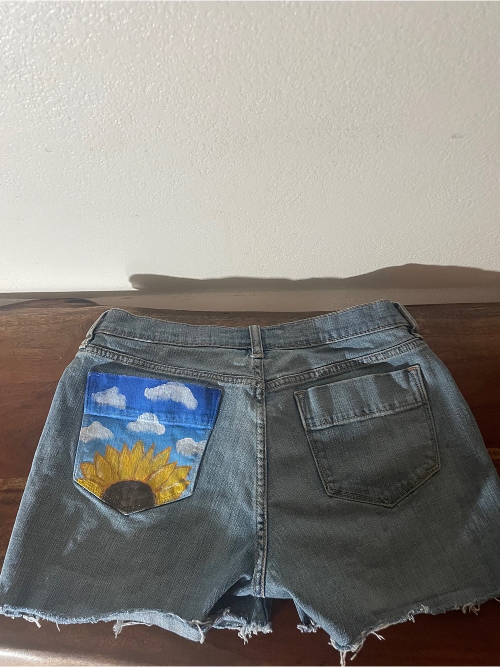 OOAK Hand Painted Sunflower Pocket Denim Cutoff Shorts Women’s 8 - Picture 7 of 10